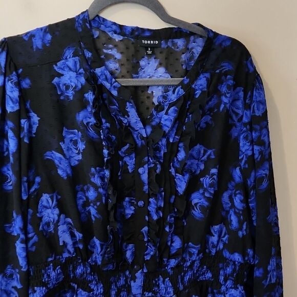Georgeous Torrid top size 3 excellent condition - Picture 3 of 7